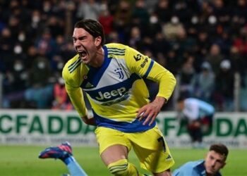 يوفنتوس ينجو من كمين كالياري بفوز مثير في الدوري الإيطالي