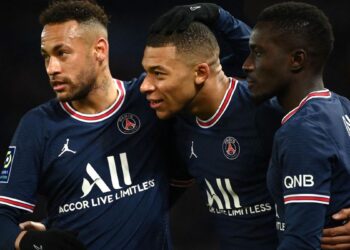 الدوري الفرنسي: ميسي ومبابي يقودان سان جيرمان لسحق لوريان