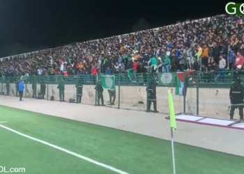 بالفيديو.. رغم بعد المسافة جماهير الرجاء تكتسح جنبات الملعب الشرفي لبني ملال