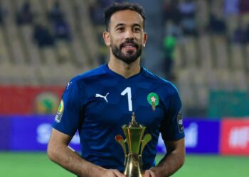 “الكاف” يُكافئ أنس الزنيتي رغم إقصاء الرجاء من دوري أبطال أفريقيا