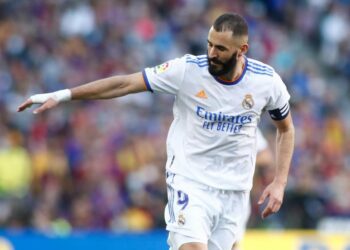 كريم بنزيمة يقود ريال مدريد لتعزيز صدارته لليغا