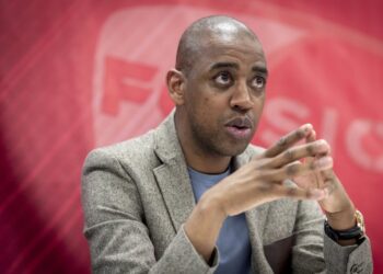 فرنانديز مديرا للاتحادات الإفريقية الأعضاء في”فيفا”