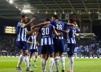 بورتو يهين بورتيمونينسي بسباعية ويحلق في صدارة الدوري البرتغالي
