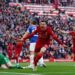 ليفربول يفوز على إيفرتون بثنائية نظيفة ويواصل مطاردة مانشستر سيتي