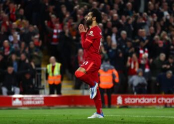 ليفربول يسحق مانشستر يونايتد ويعتلي صدارة الدوري الإنجليزي الممتاز