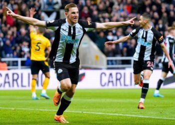 نيوكاسل يفوز على وولفرهامبتون في الدوري الإنجليزي