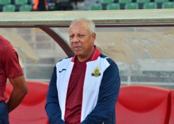 فاخر:” مع الوداد واخَا تغوّت حتا تعيَا.. التعلِيمات ديالي للاعبين ماكانُوش كيتسمعُو بسبب صوتْ الجمهُور”