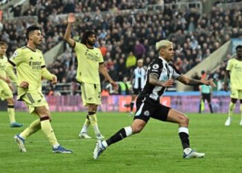 ضربة موجعة لأرسنال في سباق التأهل لدوري الأبطال بهزيمة قاسية أمام نيوكاسل