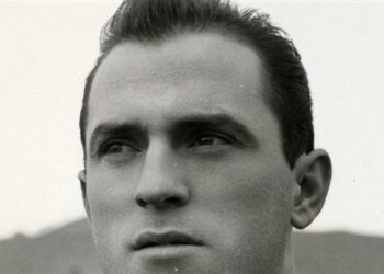 وفاة مدافع برشلونة التاريخي بين عامي 1958 و1966