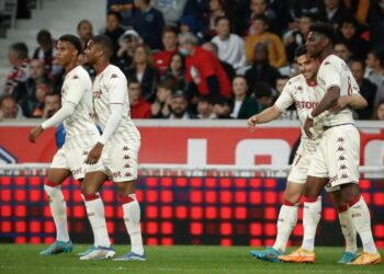 موناكو يفوز على ليل وينتزع وصافة الدوري الفرنسي