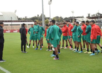 عموتة يستدعي 24 لاعبا للمنتخب المحلي