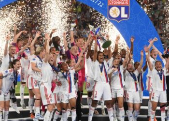 ليون يتوج بدوري أبطال أوروبا للسيدات على حساب برشلونة