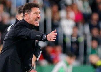 سيميوني يؤكد استمراره في أتلتيكو مدريد