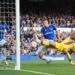 إيفرتون يضمن بقائه في الدوري الإنجليزي الممتاز بفوز مثير على كريستال بالاس
