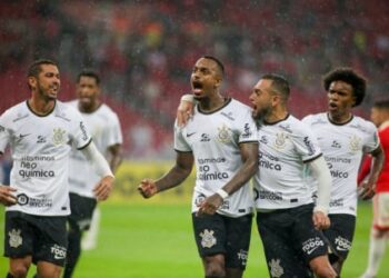 كورينثيانز ينفرد بصدارة الدوري البرازيلي