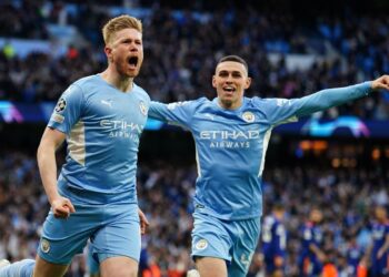 دي بروين يفوز بجائزة أفضل لاعب في الدوري الإنجليزي