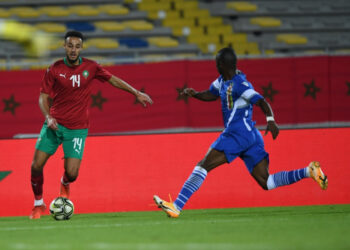 نصير مزراوي يتراجع عن اعتزاله اللعب دوليا