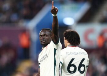 ليفربول يقلب الطاولة على أستون فيلا ويبقي على آماله في المنافسة على لقب “البريميرليغ”