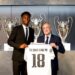 تشواميني يوقع مع ريال مدريد ويحصل على قميص بيل