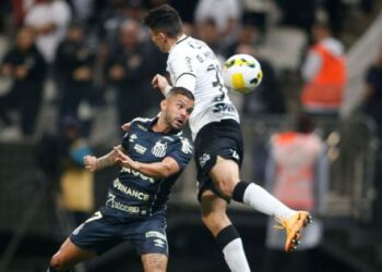 الدوري البرازيلي: كورينثيانز يتعادل مع سانتوس