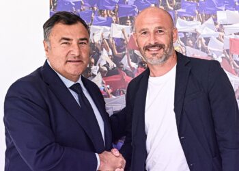 فيورنتينا يمدد عقد مدربه فينشنزو إيتاليانو