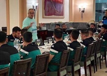 عزيز البدراوي يحفز لاعبي الرجاء بمنحة دسمة للفوز في الديربي