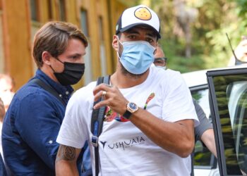 النيابة تطالب بتبرئة محامية يوفنتوس من الاحتيال في اختبار سواريز