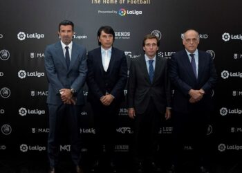 “أساطير” تحول مدريد إلى متحف عالمي لكرة القدم