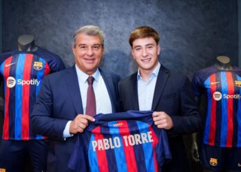 برشلونة يعلن ضم الشاب بابلو توري