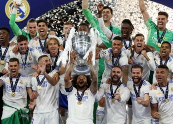 بيريز: موسم ريال مدريد كان مثالياً في كرة القدم والسلة