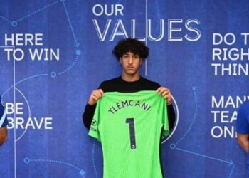حارس مغربي يقرر حمل قميص المنتخب الجزائري