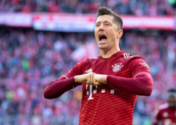 ليفاندوفسكي يكرر إبداء رغبته في الرحيل عن بايرن