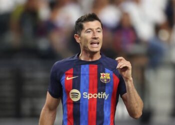 برشلونة يطرح تذاكر تقديم ليفاندوفسكي للجماهير
