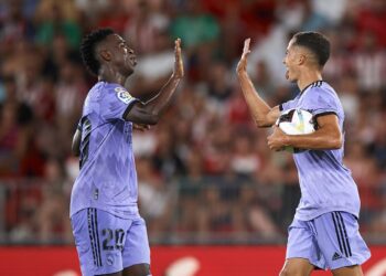ريال مدريد يبدأ حملة الدفاع عن لقب الليجا بالفوز على ألميريا