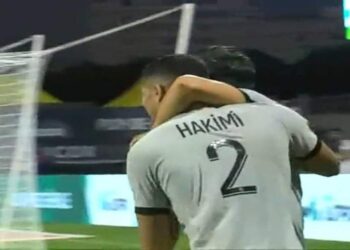 أشرف حكيمي يتألق ويسجل أول هدف في الدوري الفرنسي