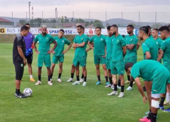 أسود البطولة يخوضون أول حصة تدريبية في النمسا