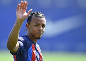 برشلونة يحتاج إلى 20 مليون يورو لتسجيل كوندي