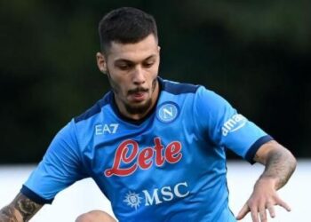 إيقاف لاعب نابولي مباراتين بسبب مزحة عبر الهاتف