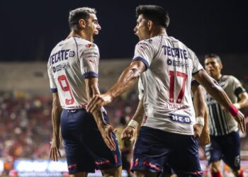 مونتيري يهزم تيخوانا يتصدر الدوري المكسيكي