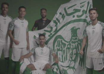 الرجاء الرياضي يكشف قميصه الرسمي