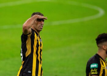 اتحاد جدة يعلن تعليق العقوبة ضد عبدالرزاق حمد الله