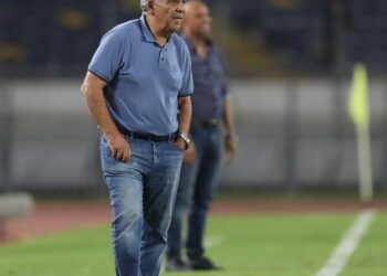 الجامعة تمنع فوزي البنزرتي من الجلوس في بنك الاحتياط أمام تواركة