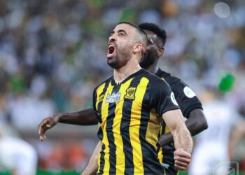 عبدالرزاق حمد الله يرد على الركراكي بهدفين في مرمى الخليج