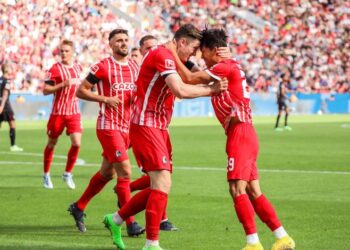 فرايبورغ يفوز على ليفركوزن وينتزع صدارة البوندسليغا