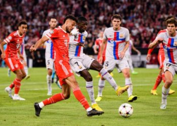 نصير مزراوي يتألق أمام برشلونة