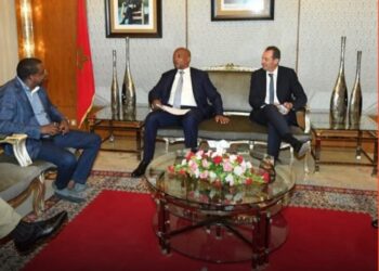 موتسيبي يحط الرحال بالمغرب لمتابعة نهائي السوبر الافريقي
