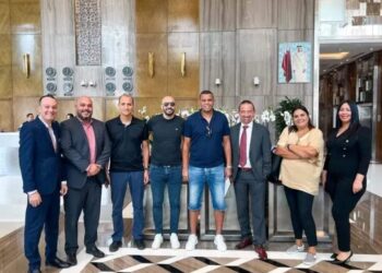 وليد الركراكي يتفقد فندق وملاعب المنتخب المغربي في قطر