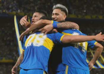 بوكا جونيورز يتغلب على فيليز سارسفيلد ويتصدر الدوري الأرجنتيني