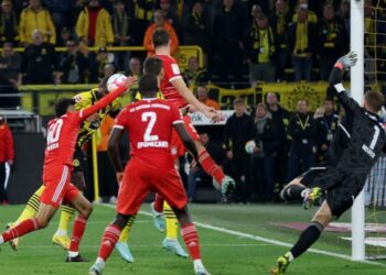 دورتموند يخطف تعادلا مثيرا مع بايرن ميونخ في الدوري الألماني