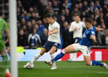توتنهام يفوز على إيفرتون في الدوري الإنجليزي